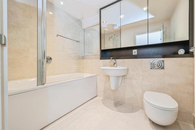 2 bed Penthouse for sale Image 8