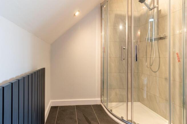 Ensuite to Bed 2