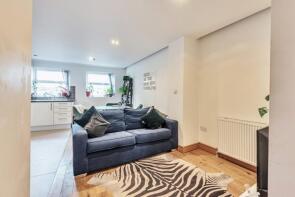272, Lavender Hill, London SW11 1LJ