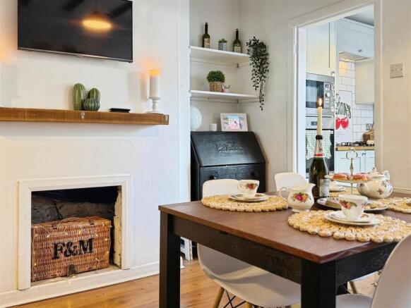 2 bed Terraced for sale Image 8