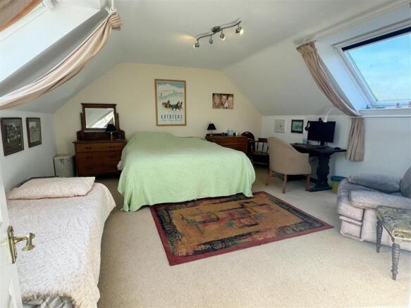 Bed 1.JPG