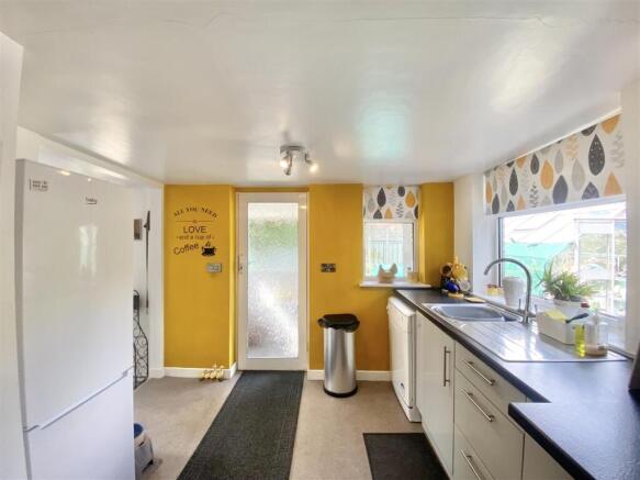 3 bed Detached Bungalow for sale Image 7