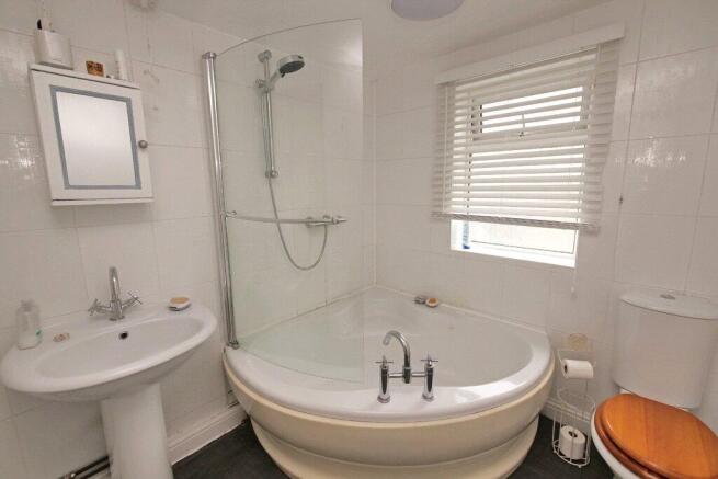 3 bed Terraced for sale Image 9