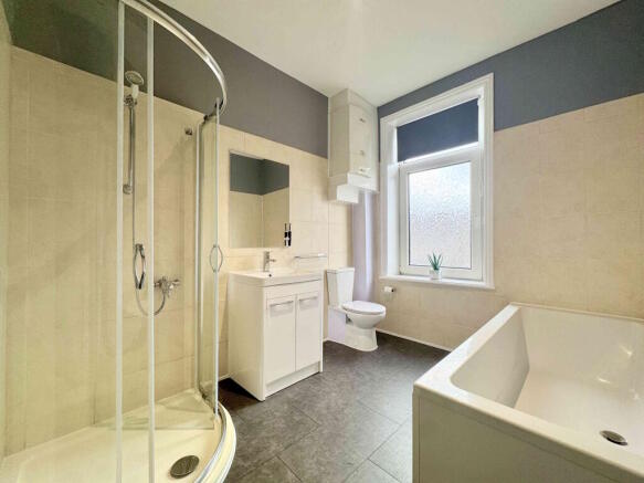 3 bed Terraced for sale Image 7