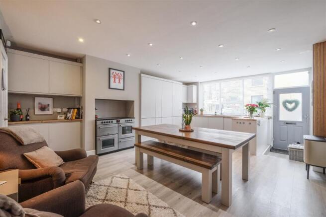 3 bed Terraced for sale Image 4