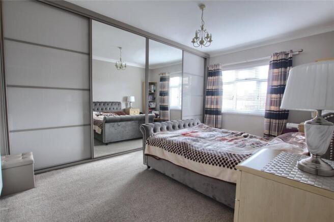 4 bed Semi-Detached for sale Image 11