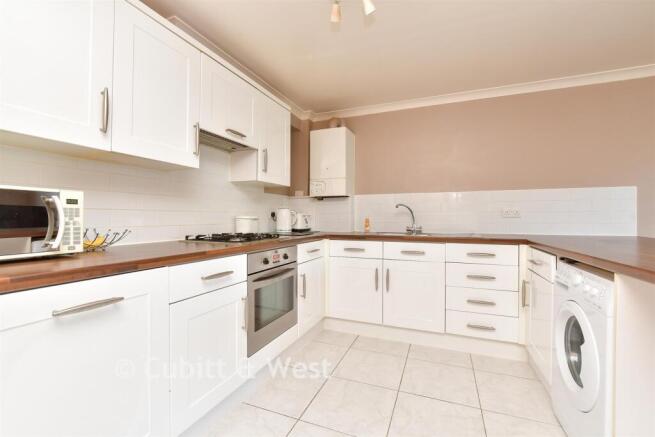 Kitchen / Lounge