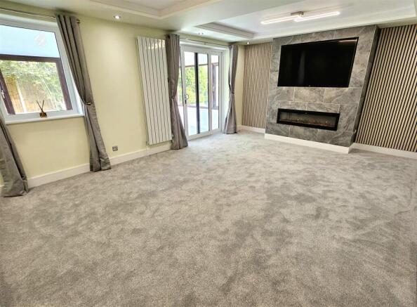 3 bed Detached Bungalow to rent Image 6