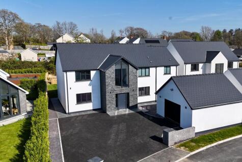Natal House, Ashmoor Gardens, Houghton, SA73 1PQ