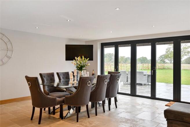 Kitchen/ Dining Room