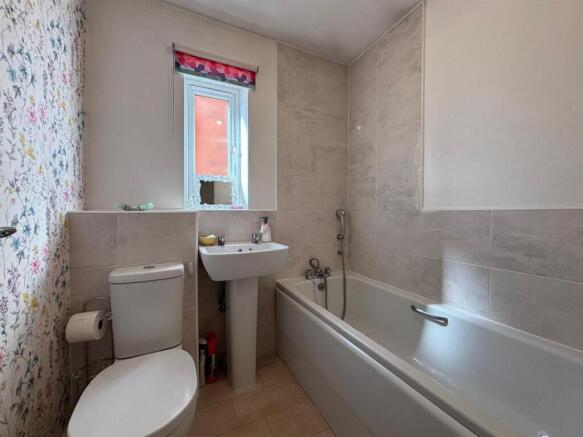 2 bed Terraced for sale Image 6
