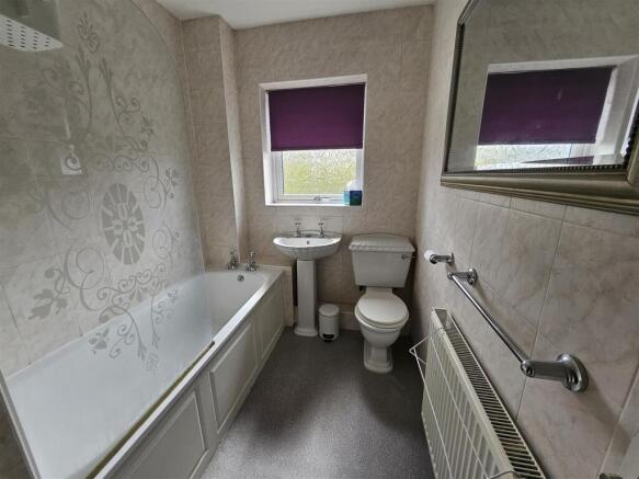 2 bed Town House to rent Image 7