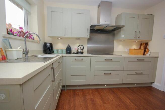 Kitchen Area.jpg