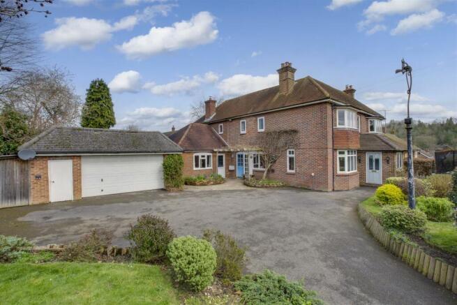 Orchard House, Coombe Lane, HP14 4NX-22.jpg