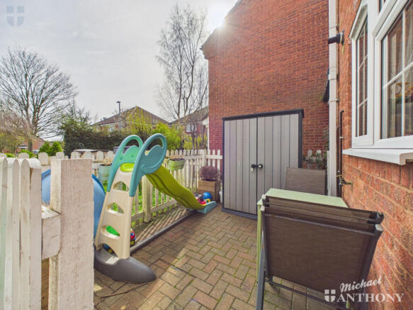 CAM03218G0-PR0954-STILL009