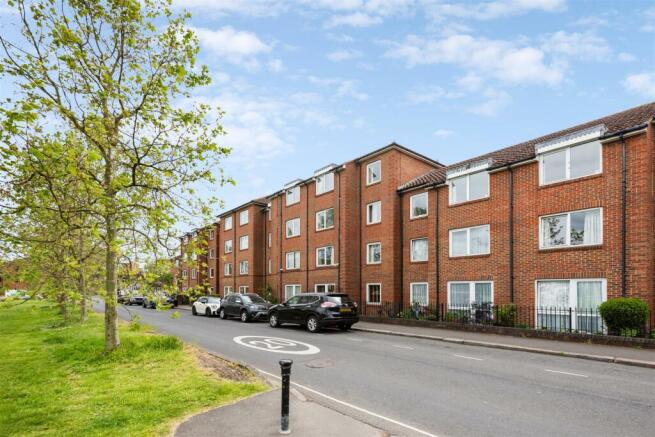 75 Homecross House, Fishers Lane, W4-22.jpg