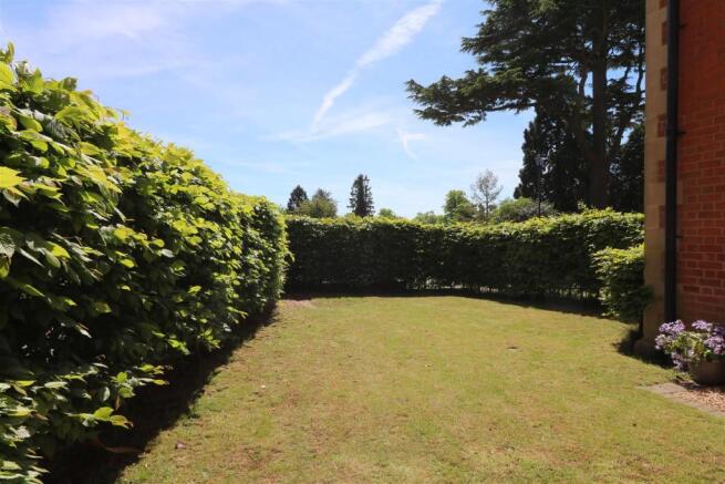 Front garden.JPG