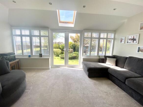 GARDEN ROOM
