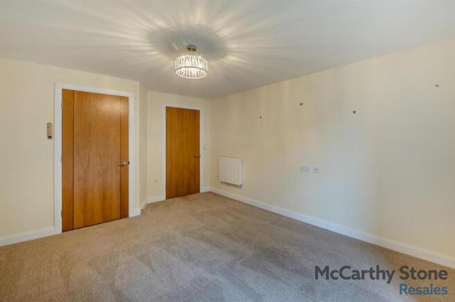 1 bed Apartment for sale Image 6