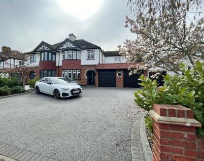 Pettits Lane, Marshalls Park, Romford, RM1
