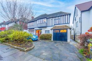 38, Hall Park Avenue, Westcliff-on-sea SS0 8NR