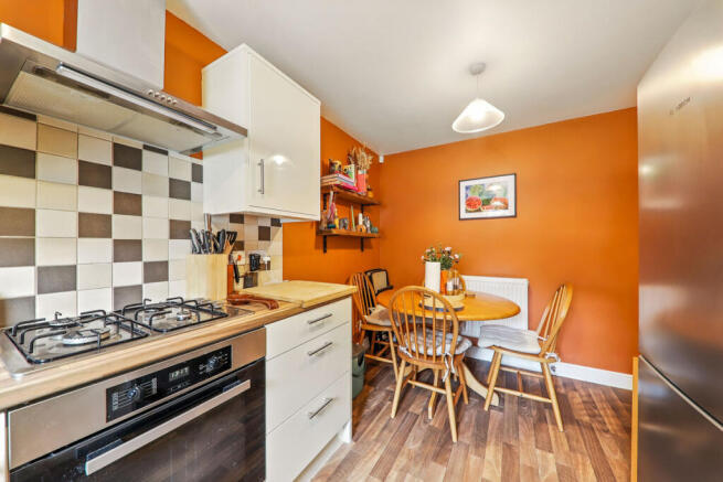 3 bed Town House for sale Image 8