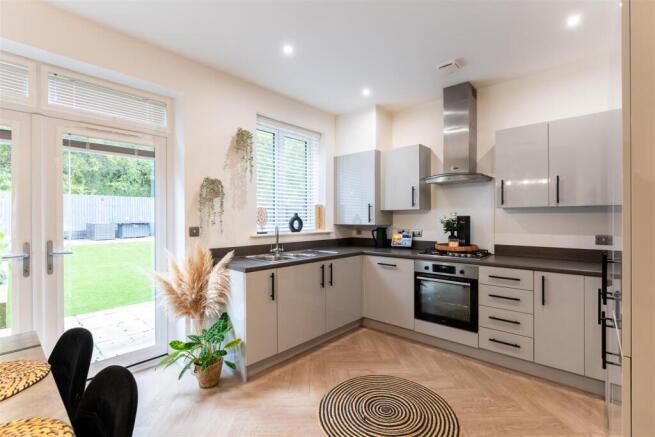 17 Mara Drive-002.JPG