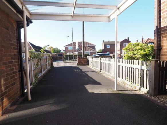 Carport & Driveway 368