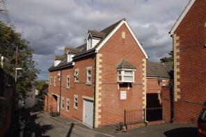 8, Vicarage View, Little London, Old Town, Swindon SN1 3FL