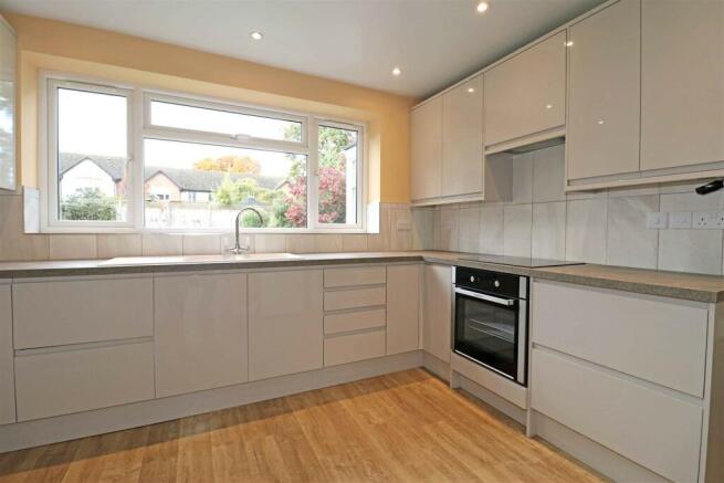 Modern Fitted Kitchen