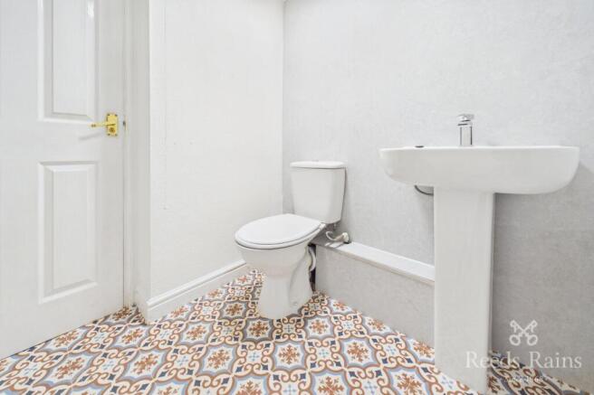 1 bed Apartment to rent Image 5