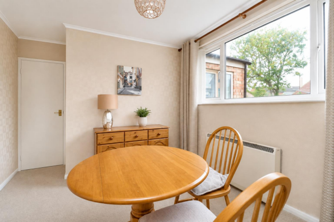 3 bed Semi-Detached for sale Image 6
