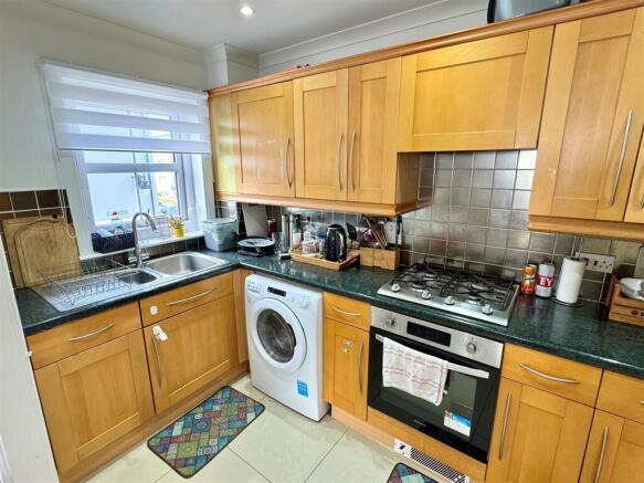 2 Bezant Place Kitchen