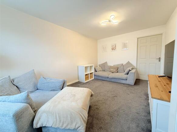 2 bed Semi-Detached for sale Image 6