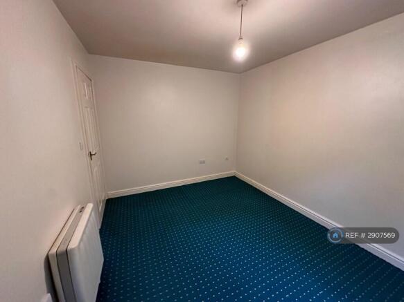 2 bed End of Terrace to rent Image 6