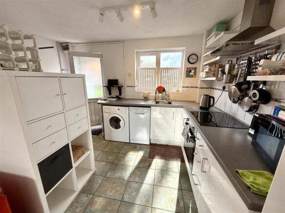 ANOTHER KITCHEN ASPECT