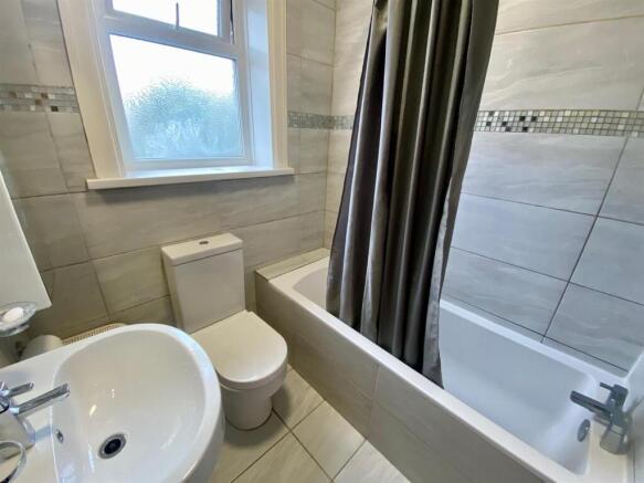3 bed Semi-Detached for sale Image 6