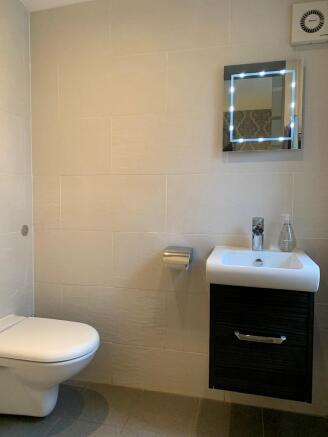 En-suite Shower R...