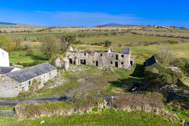 Ballavarkish Barns & 6.5 acres