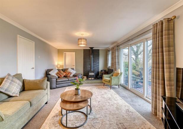 14 Grasmere Drive-07.jpg