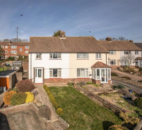 9 Hereward Way-1.5.jpg