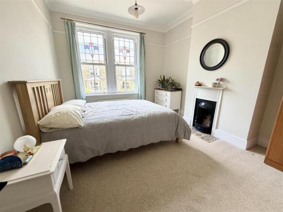 4 bed Terraced for sale Image 11