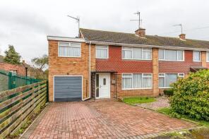 10, Queensway, Rushden NN10 8BU