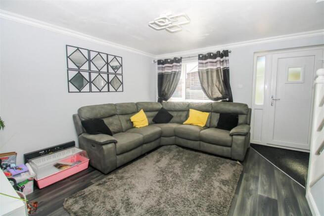 3 bed Town House for sale Image 4