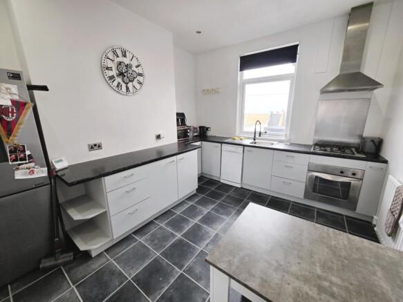 3 bed Terraced for sale Image 8