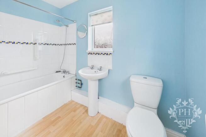 3 bed Semi-Detached for sale Image 9