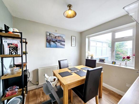 3 bed Semi-Detached for sale Image 6