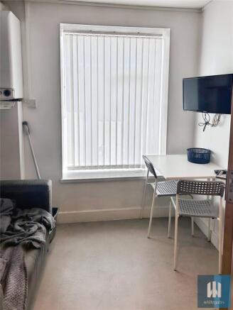 1 bed House Share to rent Image 4
