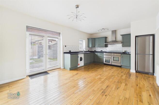 3 bed Terraced for sale Image 5