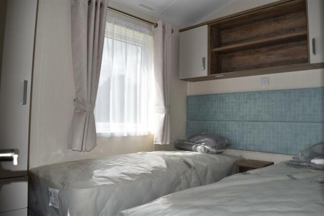2 bed Park Home for sale Image 11